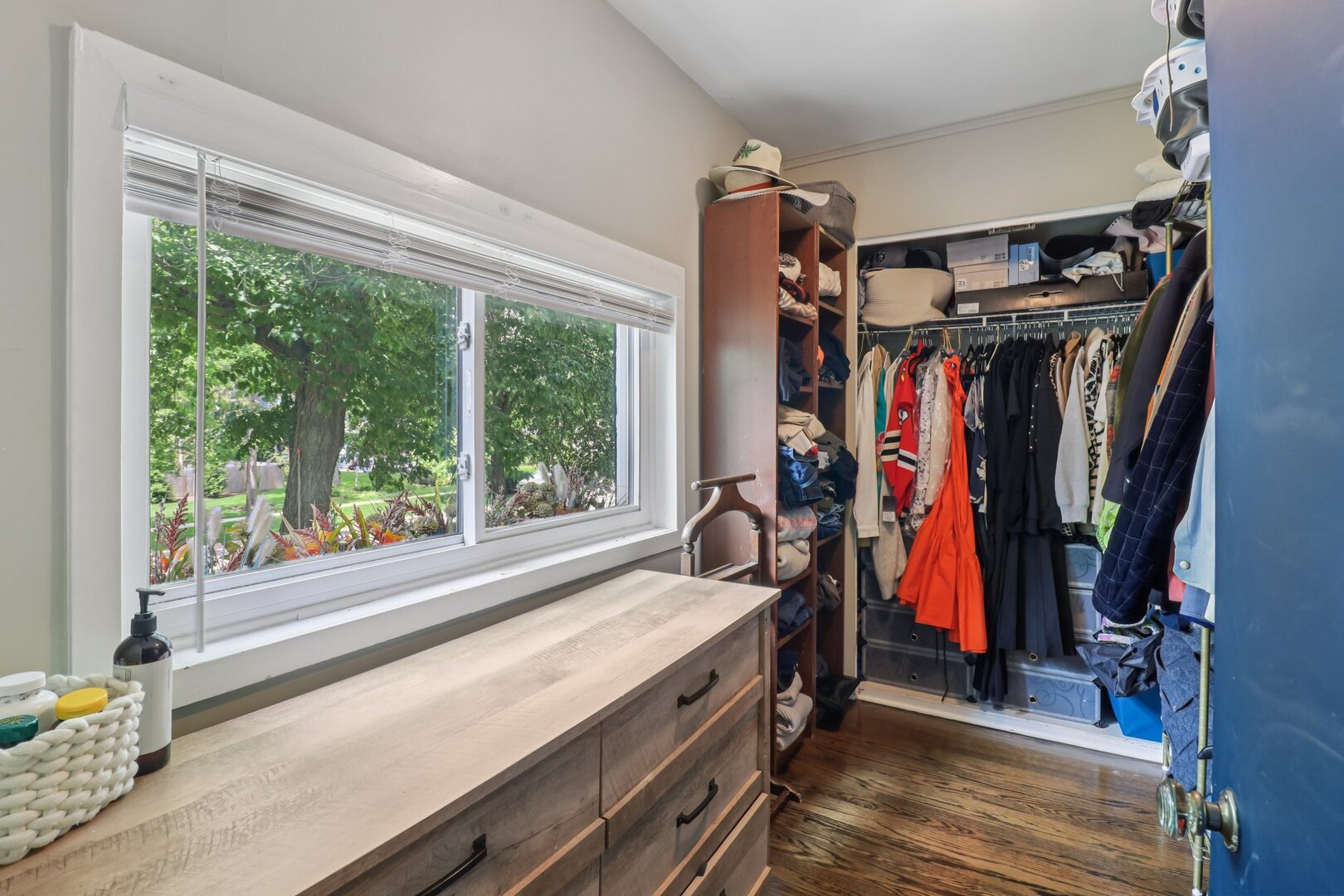 9513 Lincolnwood Drive