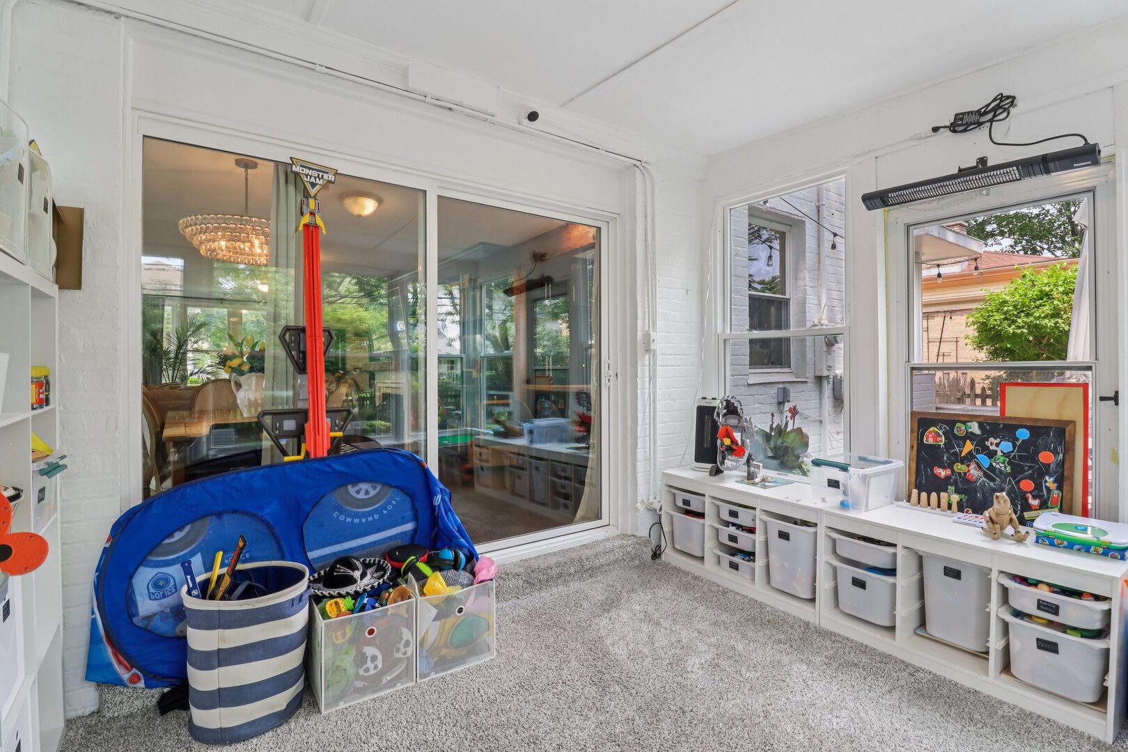 9513 Lincolnwood Drive