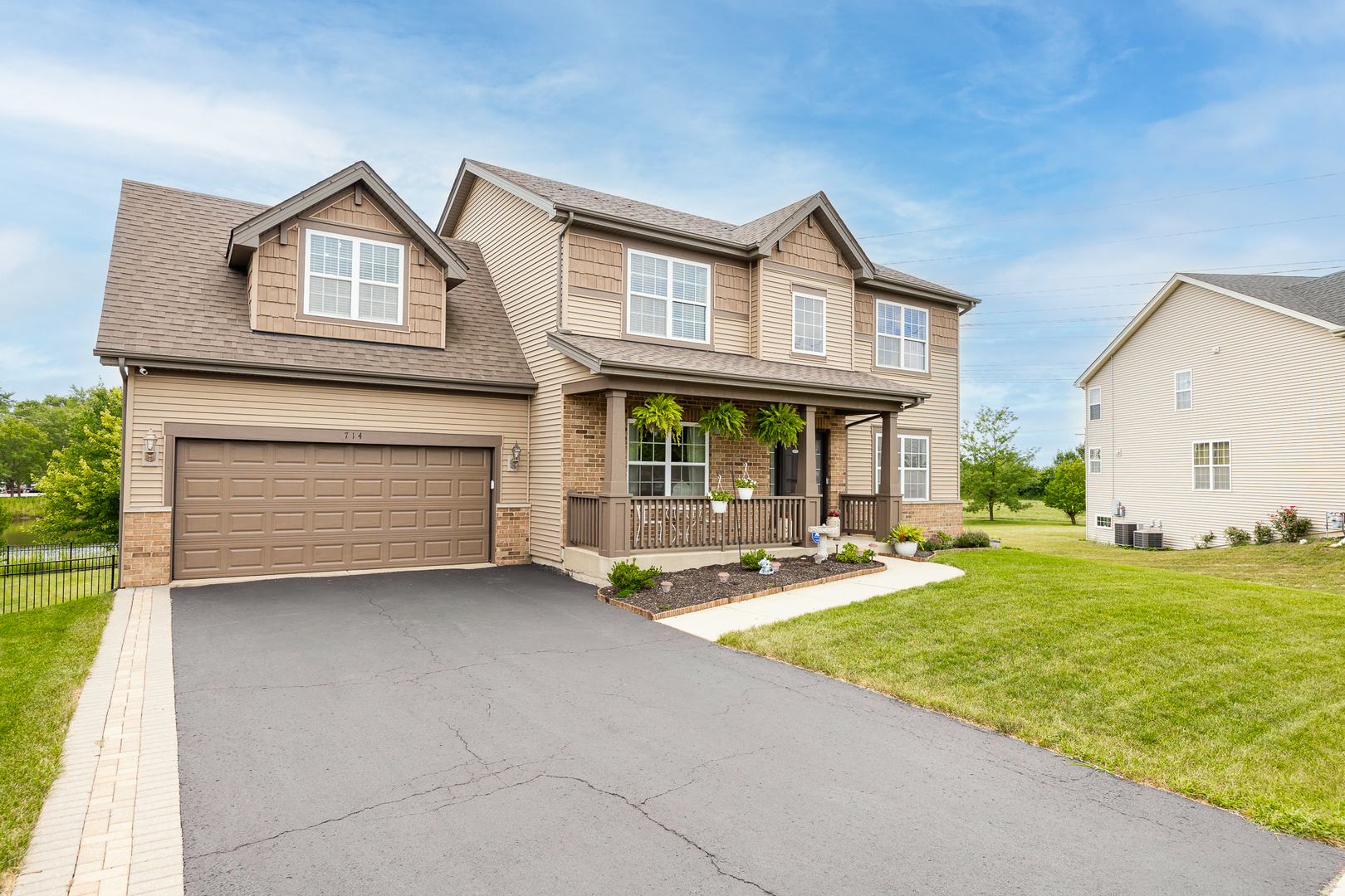 714 N Sleepy Hollow Lane