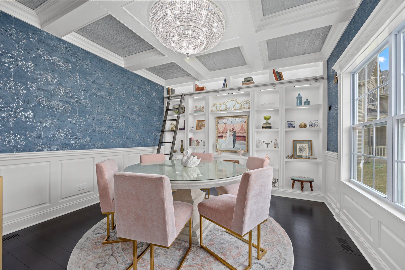 714 N Sleepy Hollow Lane