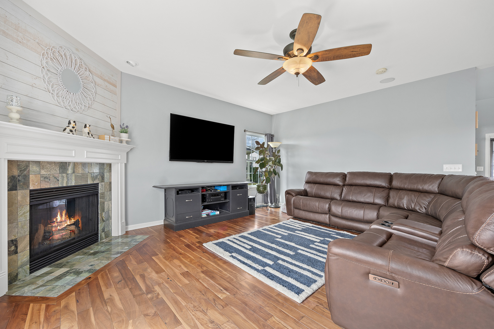 714 N Sleepy Hollow Lane