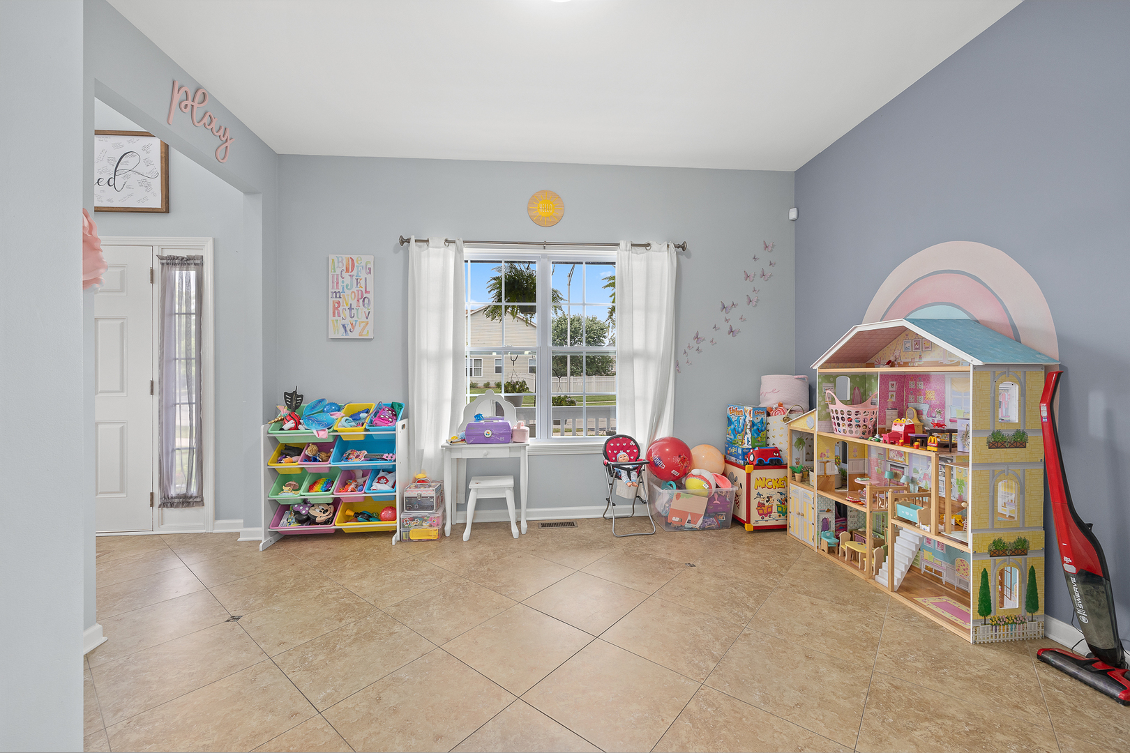 714 N Sleepy Hollow Lane