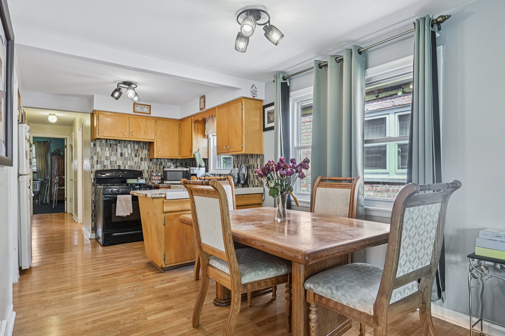 10102 S La Salle Street