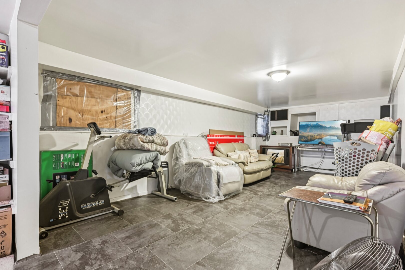 2118 W 70th Place