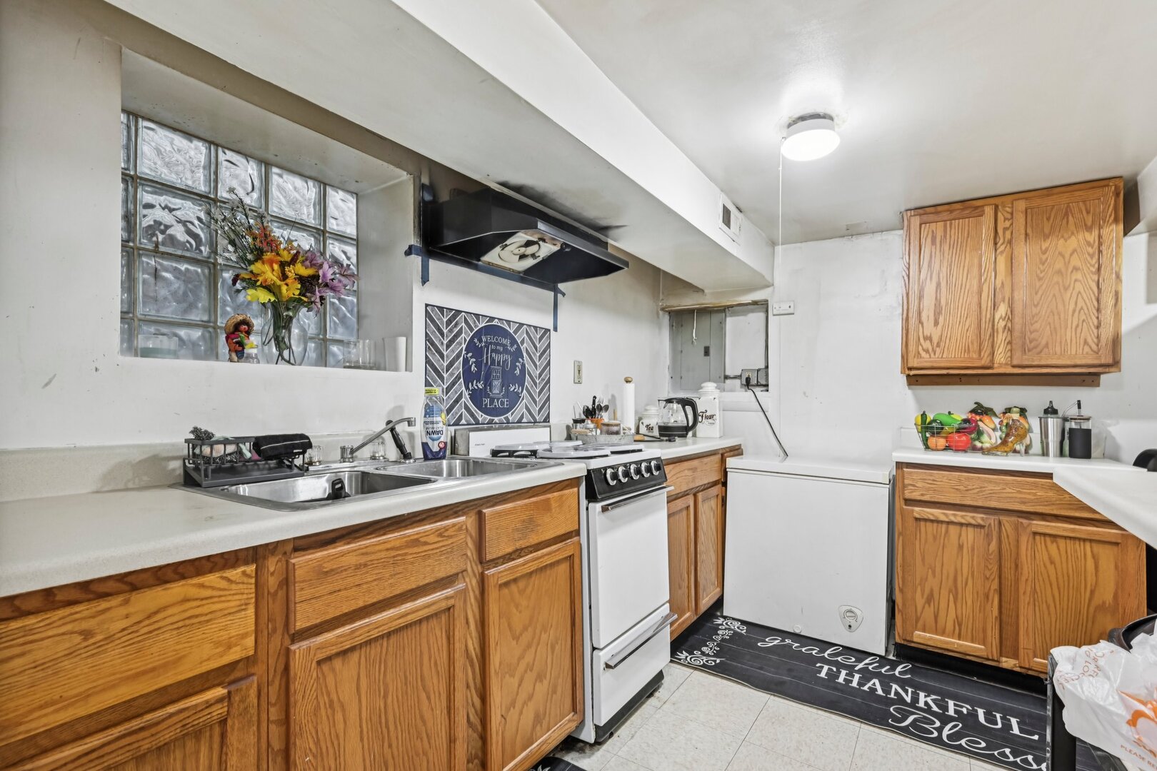 2118 W 70th Place