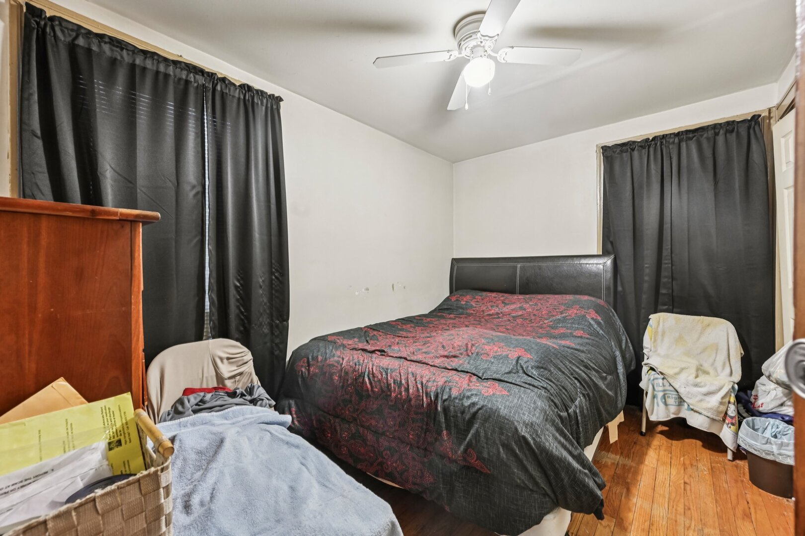 2118 W 70th Place