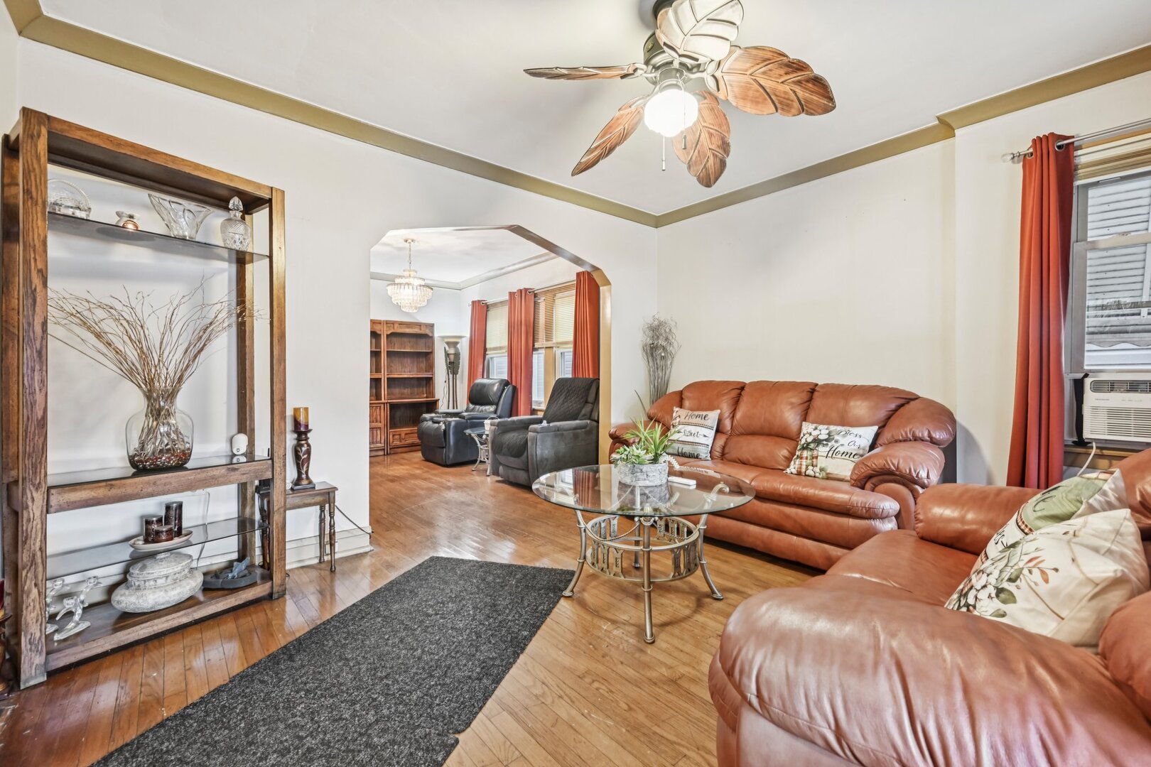 2118 W 70th Place