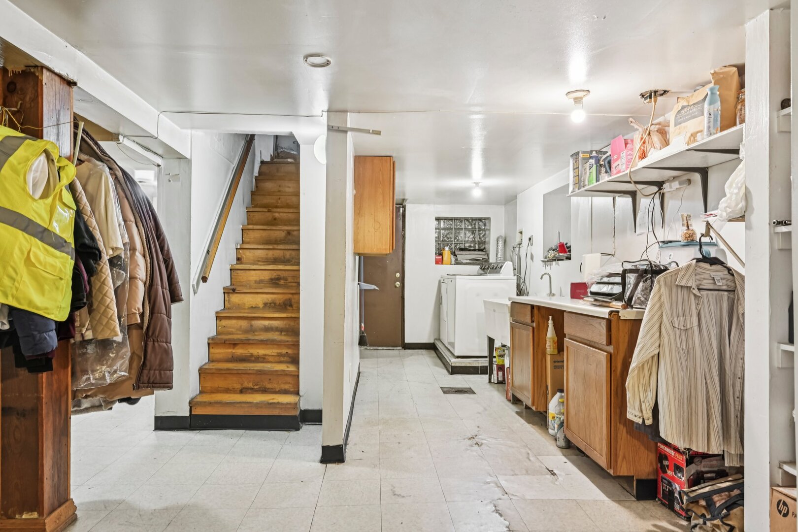 2118 W 70th Place