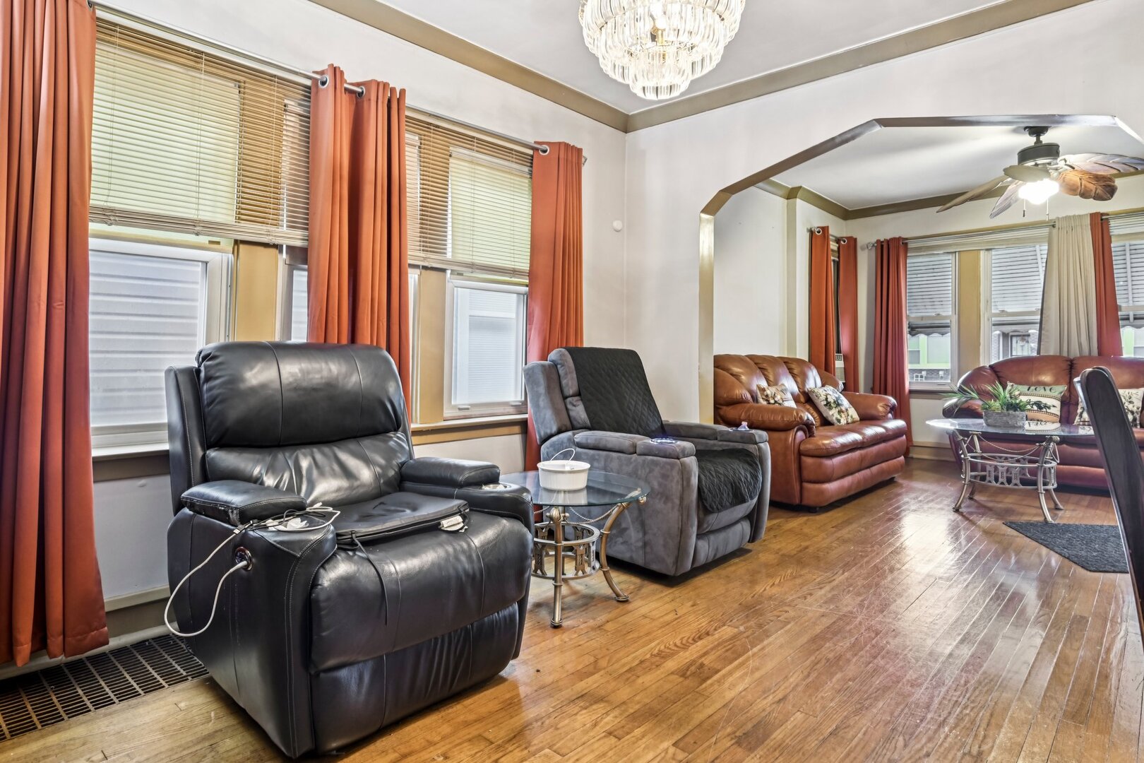 2118 W 70th Place