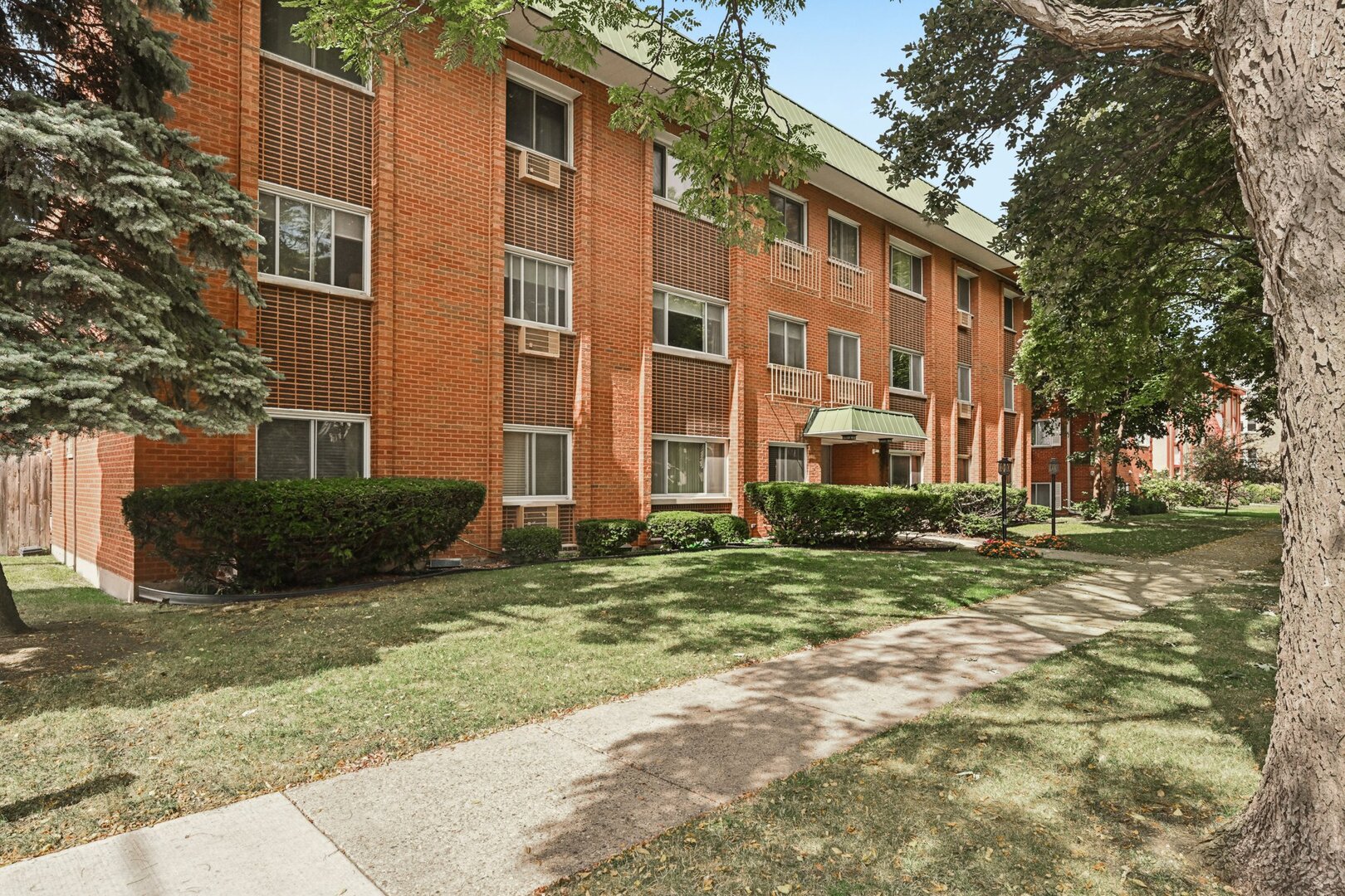 433 S Lombard Avenue Unit: 33