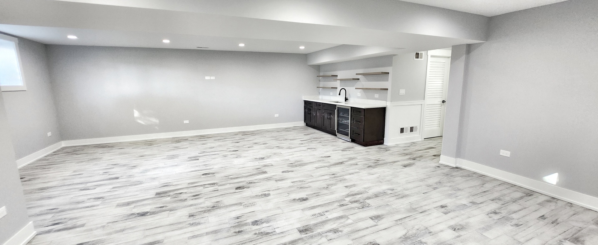 5605 N Overhill Avenue