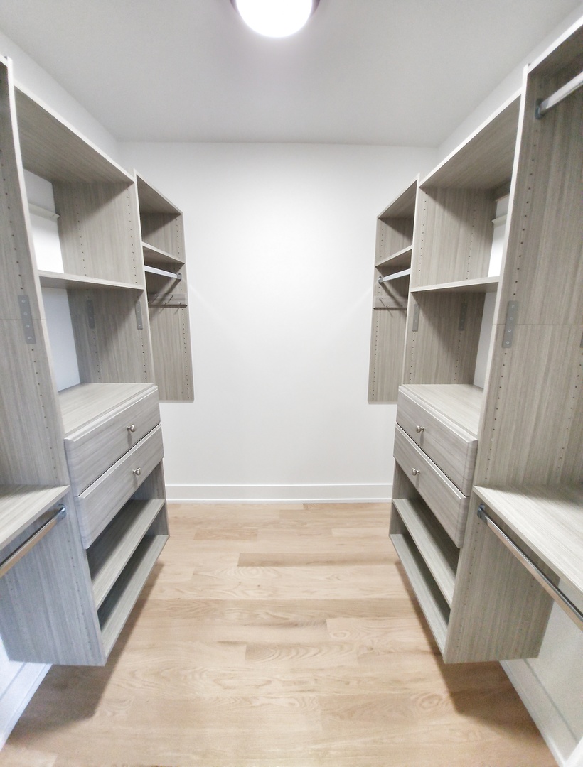 5605 N Overhill Avenue