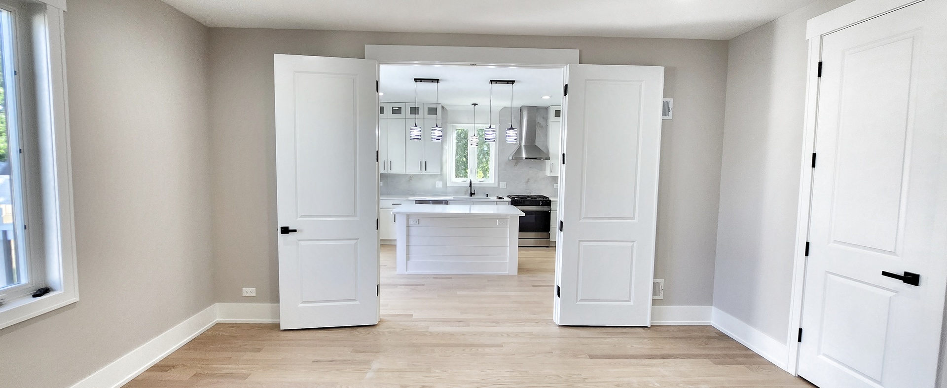 5605 N Overhill Avenue