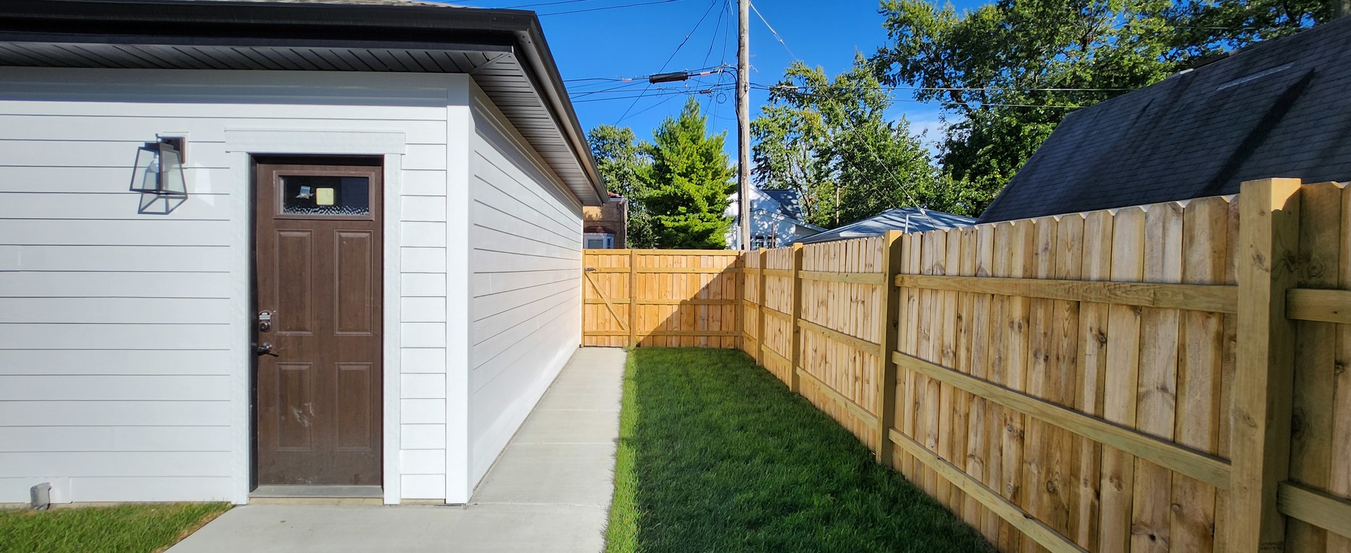 5605 N Overhill Avenue