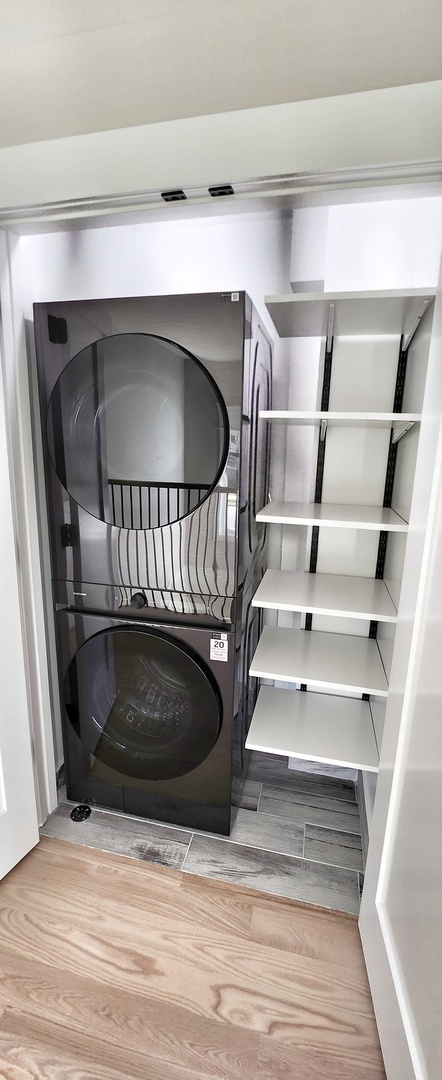 5605 N Overhill Avenue