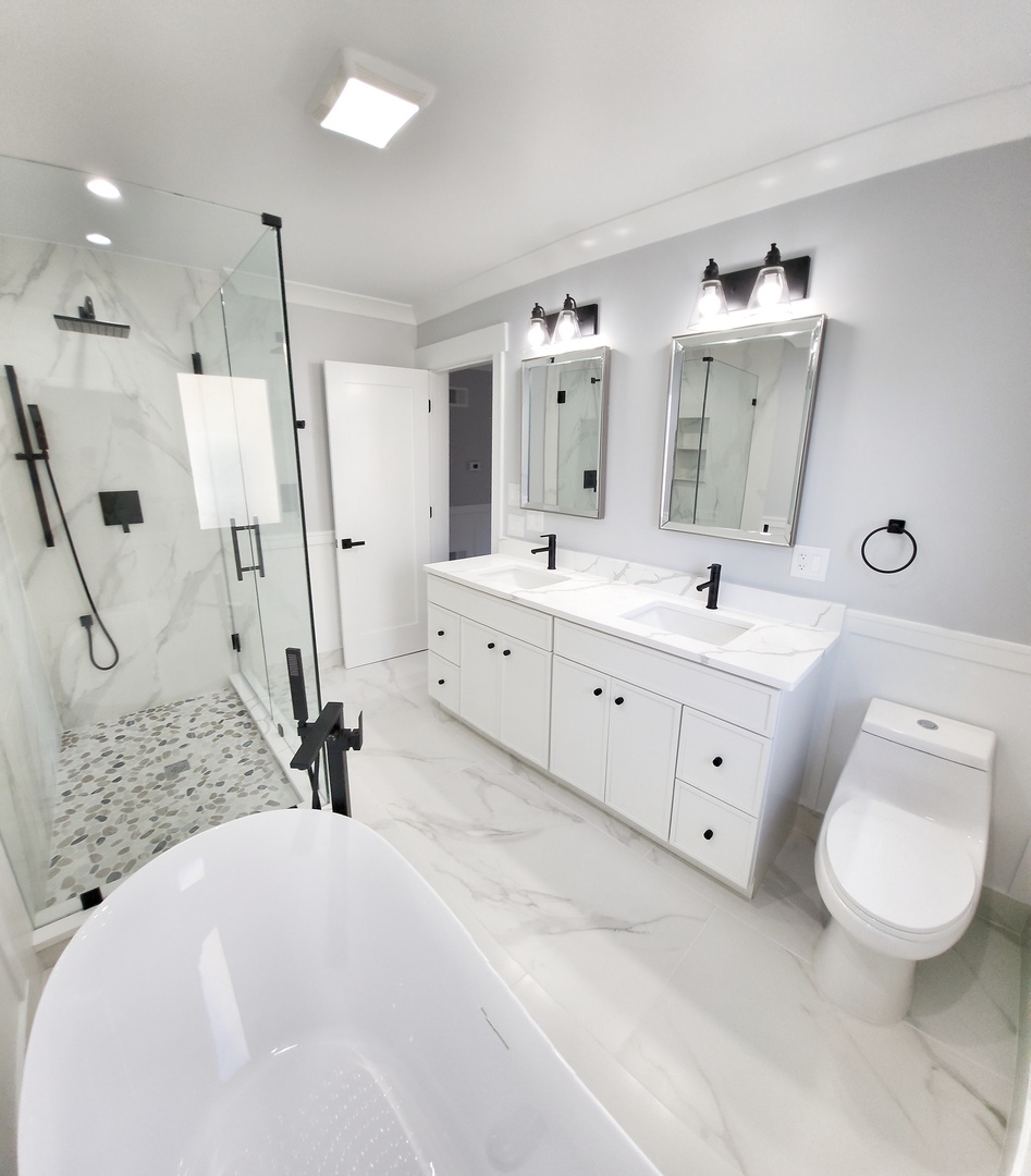 5605 N Overhill Avenue