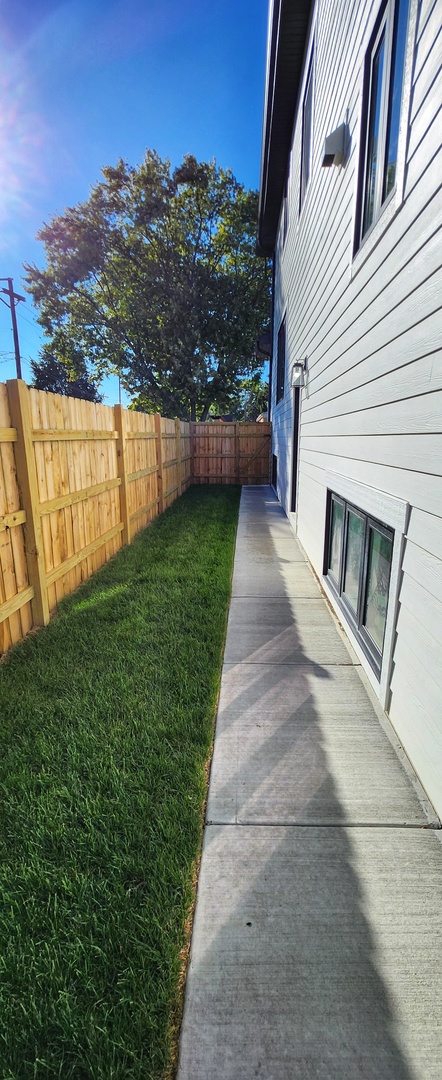 5605 N Overhill Avenue