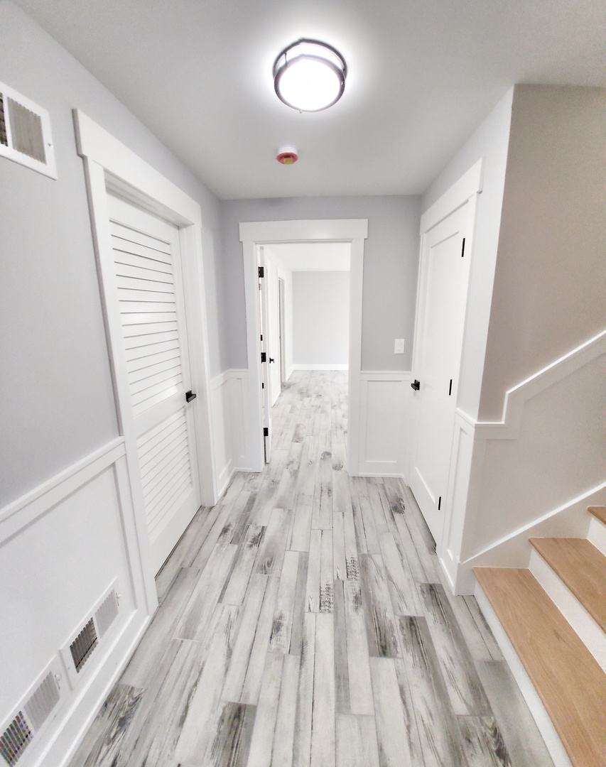 5605 N Overhill Avenue