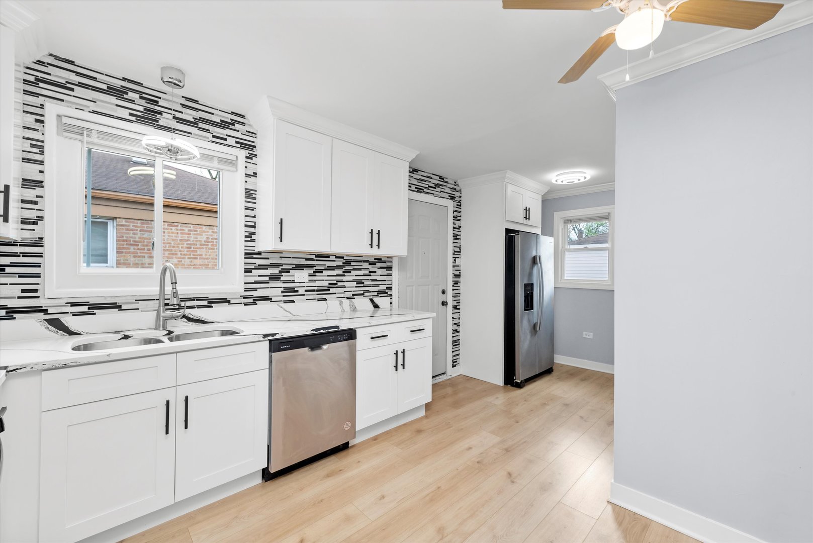 14728 Kenwood Avenue