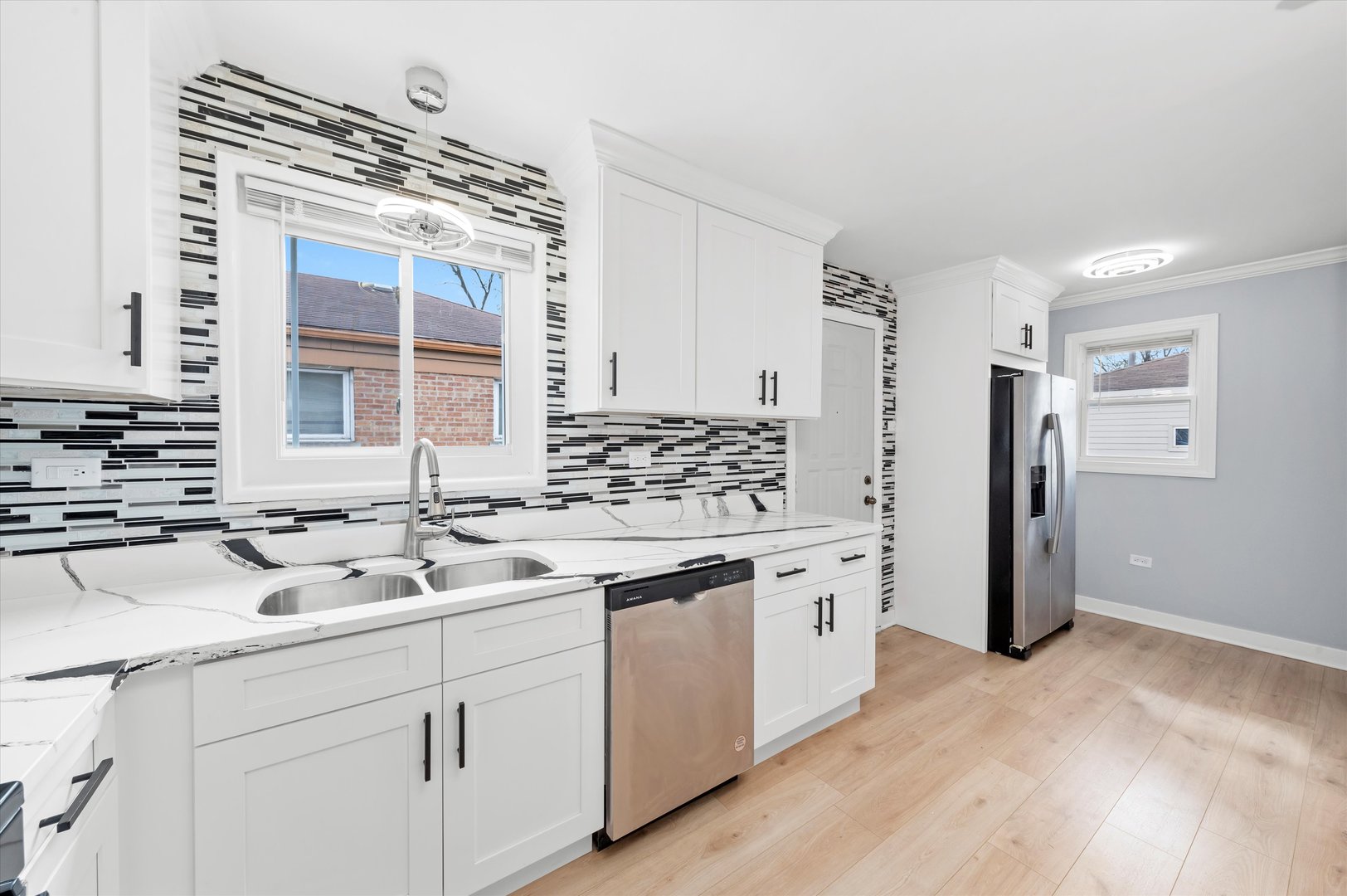 14728 Kenwood Avenue