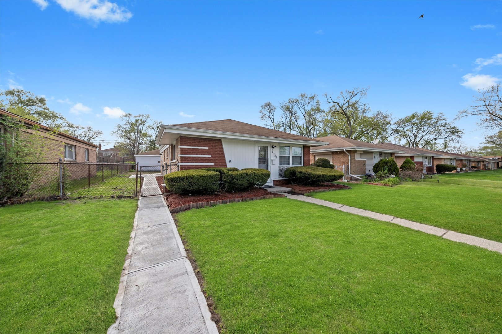 14728 Kenwood Avenue