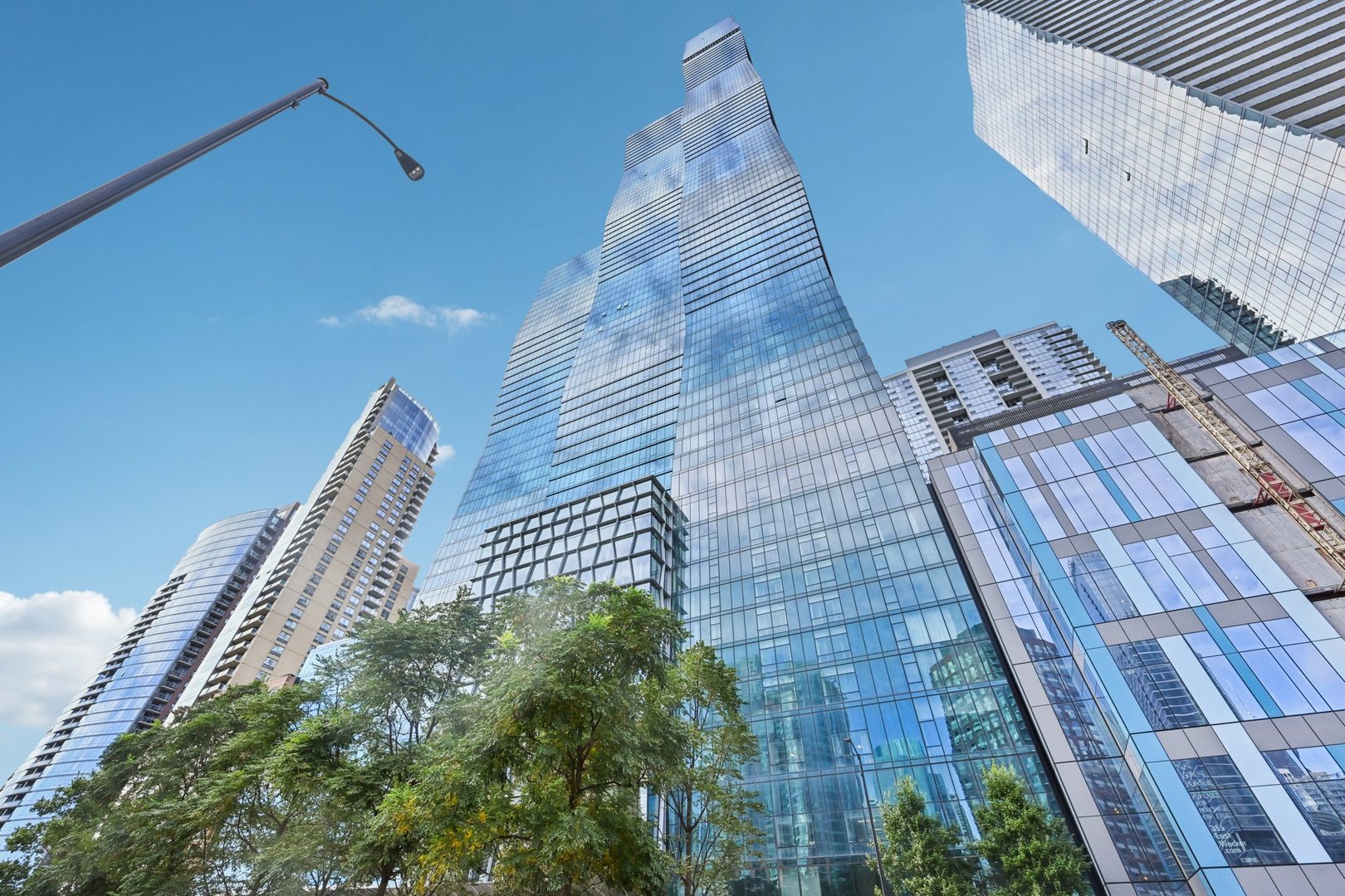363 E Wacker Drive Unit: 2204