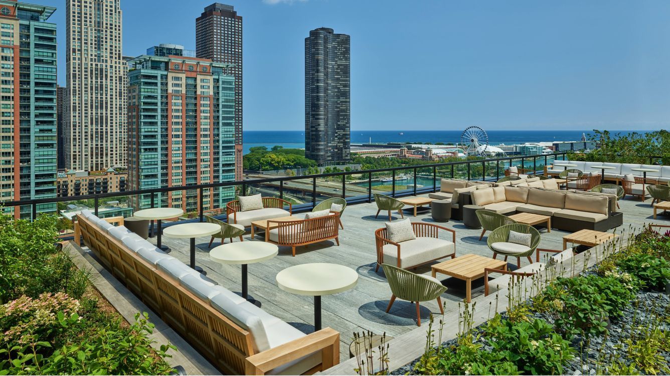 363 E Wacker Drive Unit: 2204