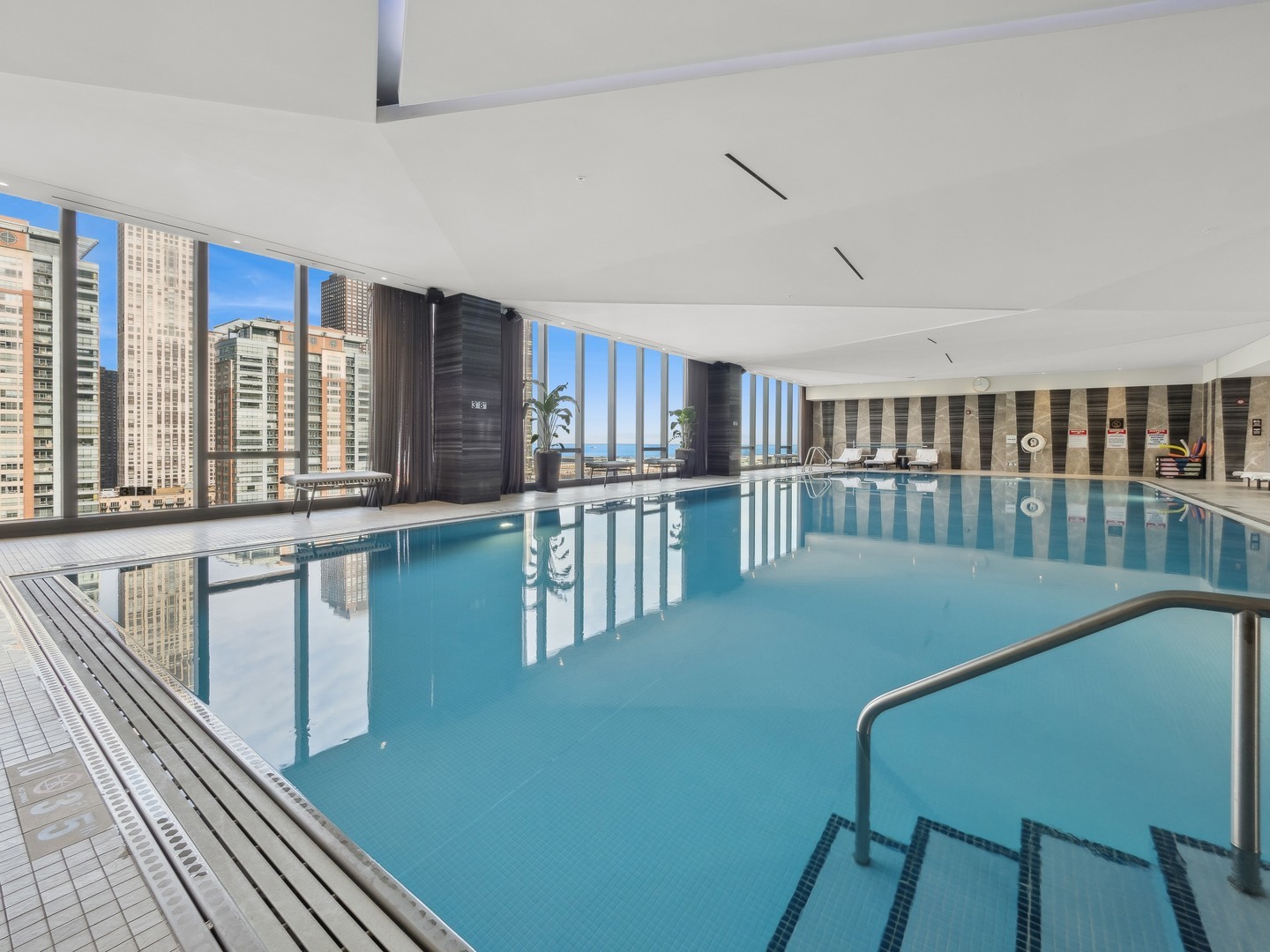 363 E Wacker Drive Unit: 2204