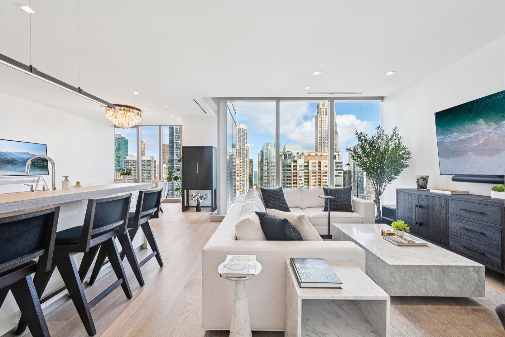 363 E Wacker Drive Unit: 2204