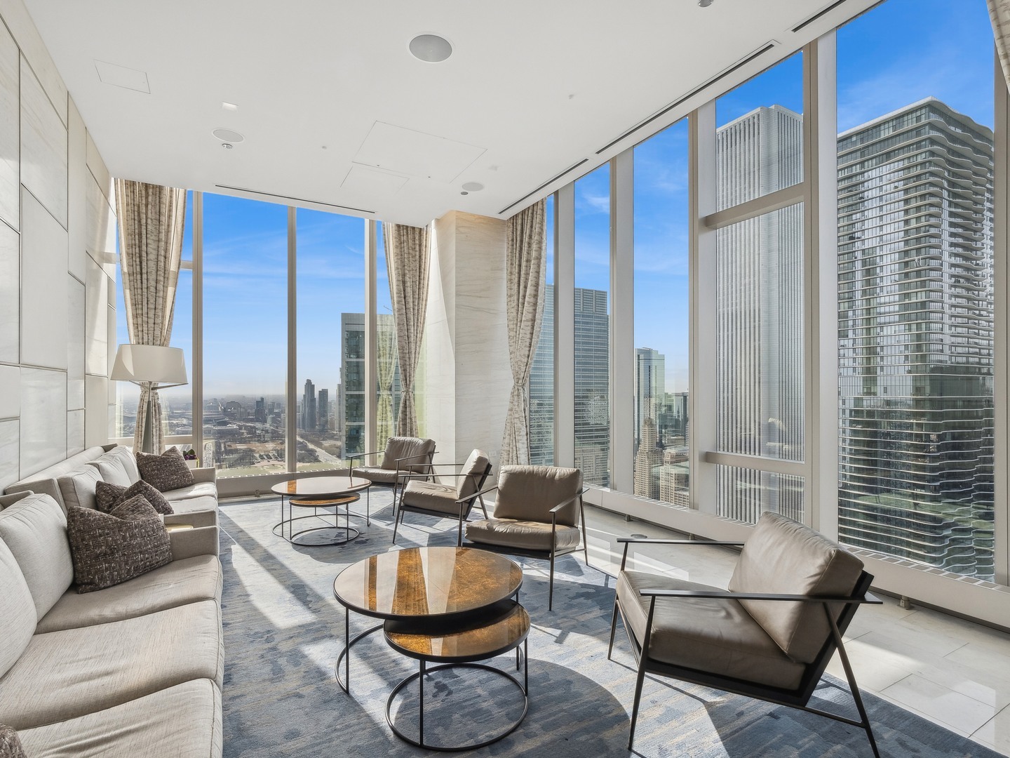 363 E Wacker Drive Unit: 2204