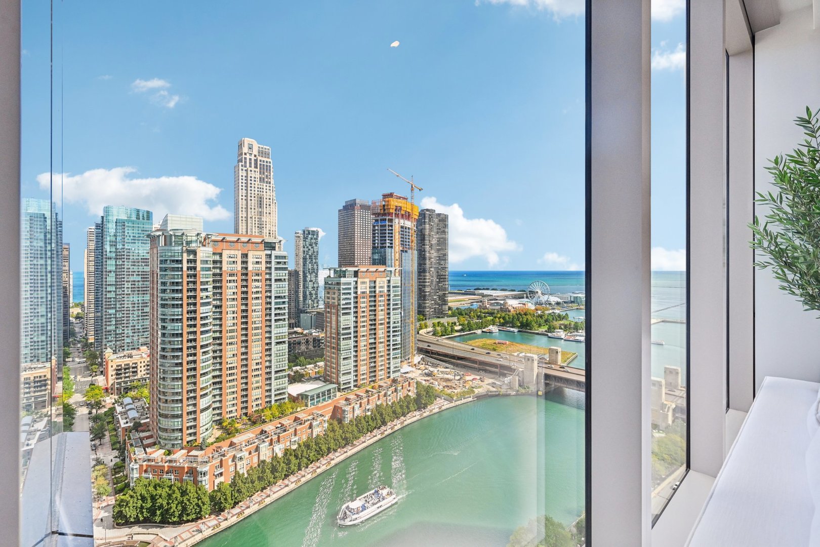 363 E Wacker Drive Unit: 2204
