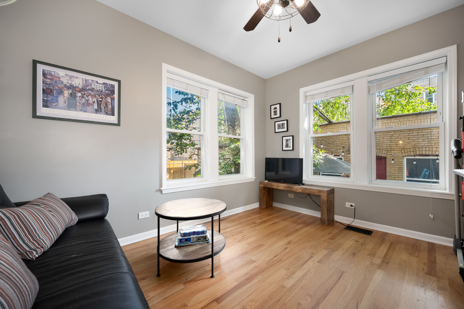 5531 N Campbell Avenue Unit: 1A