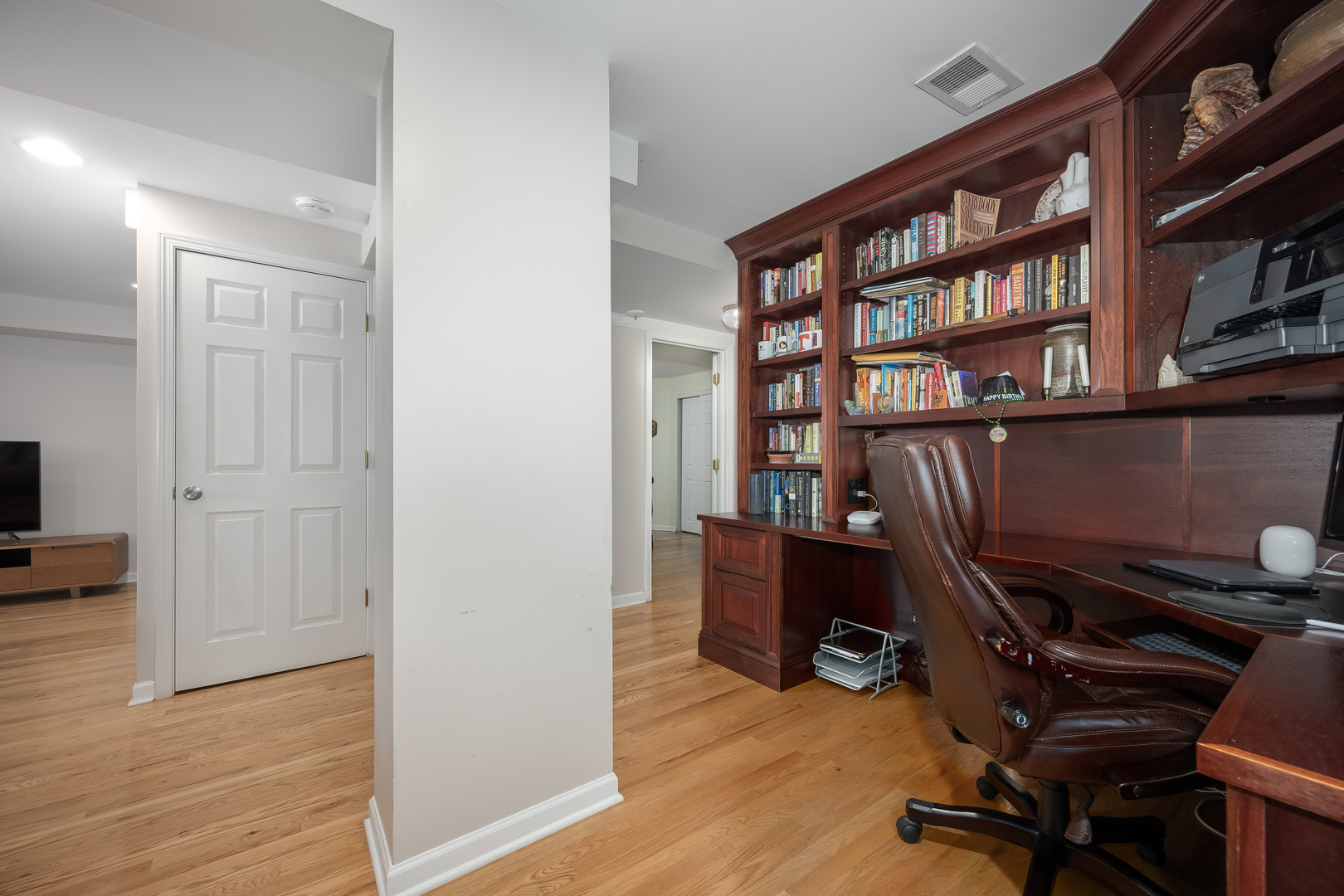 5531 N Campbell Avenue Unit: 1A