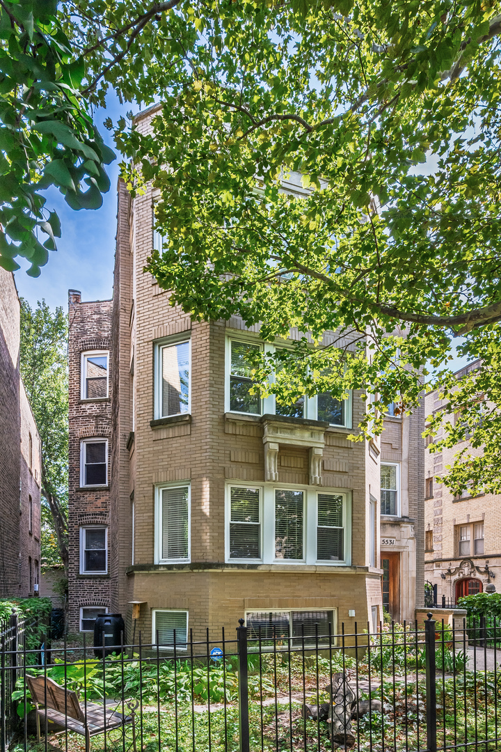 5531 N Campbell Avenue Unit: 1A