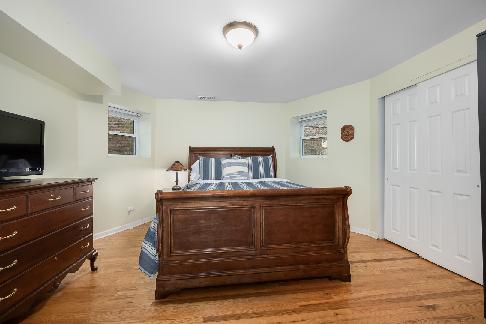 5531 N Campbell Avenue Unit: 1A