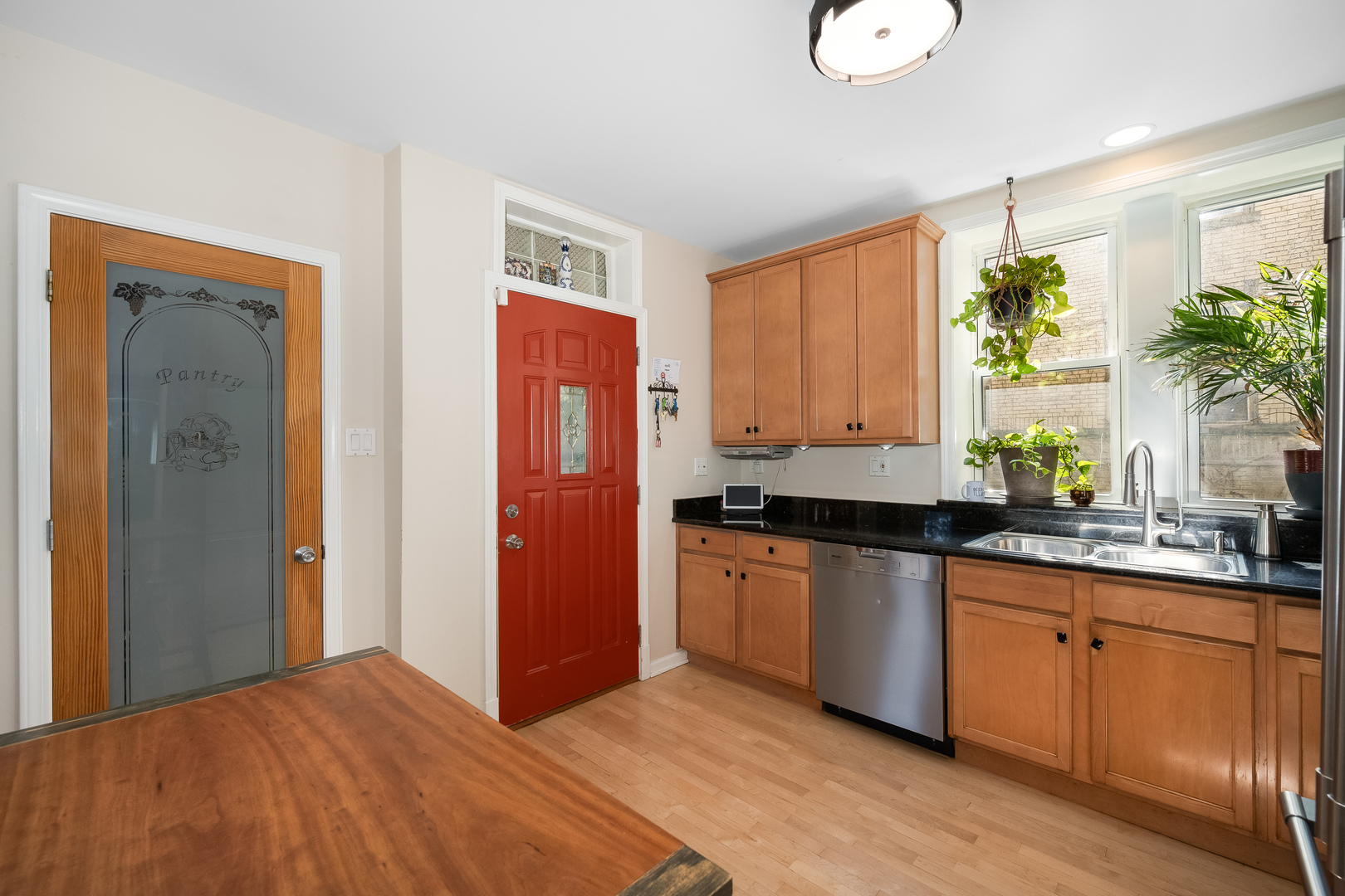 5531 N Campbell Avenue Unit: 1A