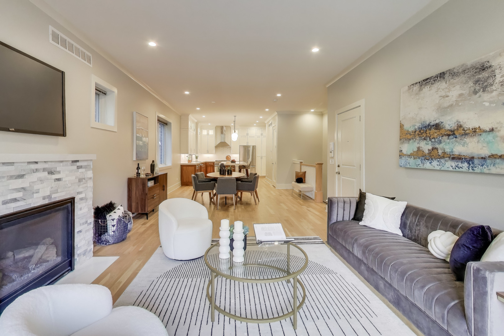 4135 N Kenmore Avenue Unit: 1S