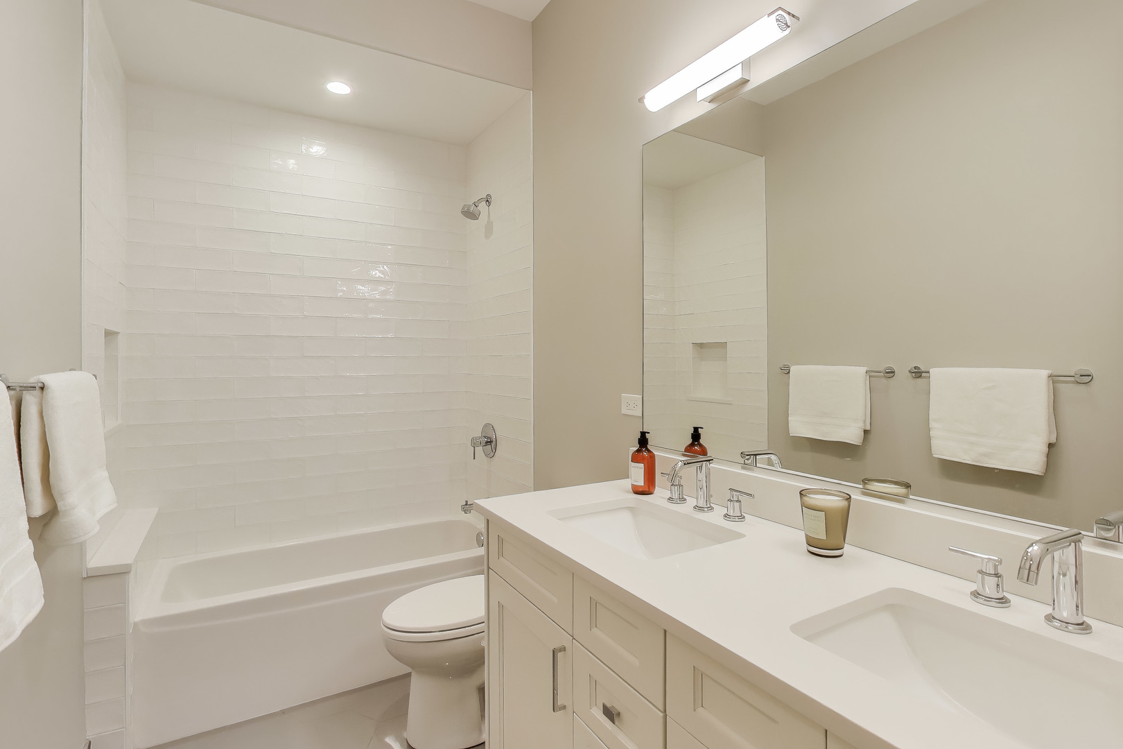 4135 N Kenmore Avenue Unit: 1S