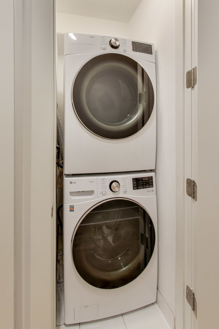 4135 N Kenmore Avenue Unit: 1S