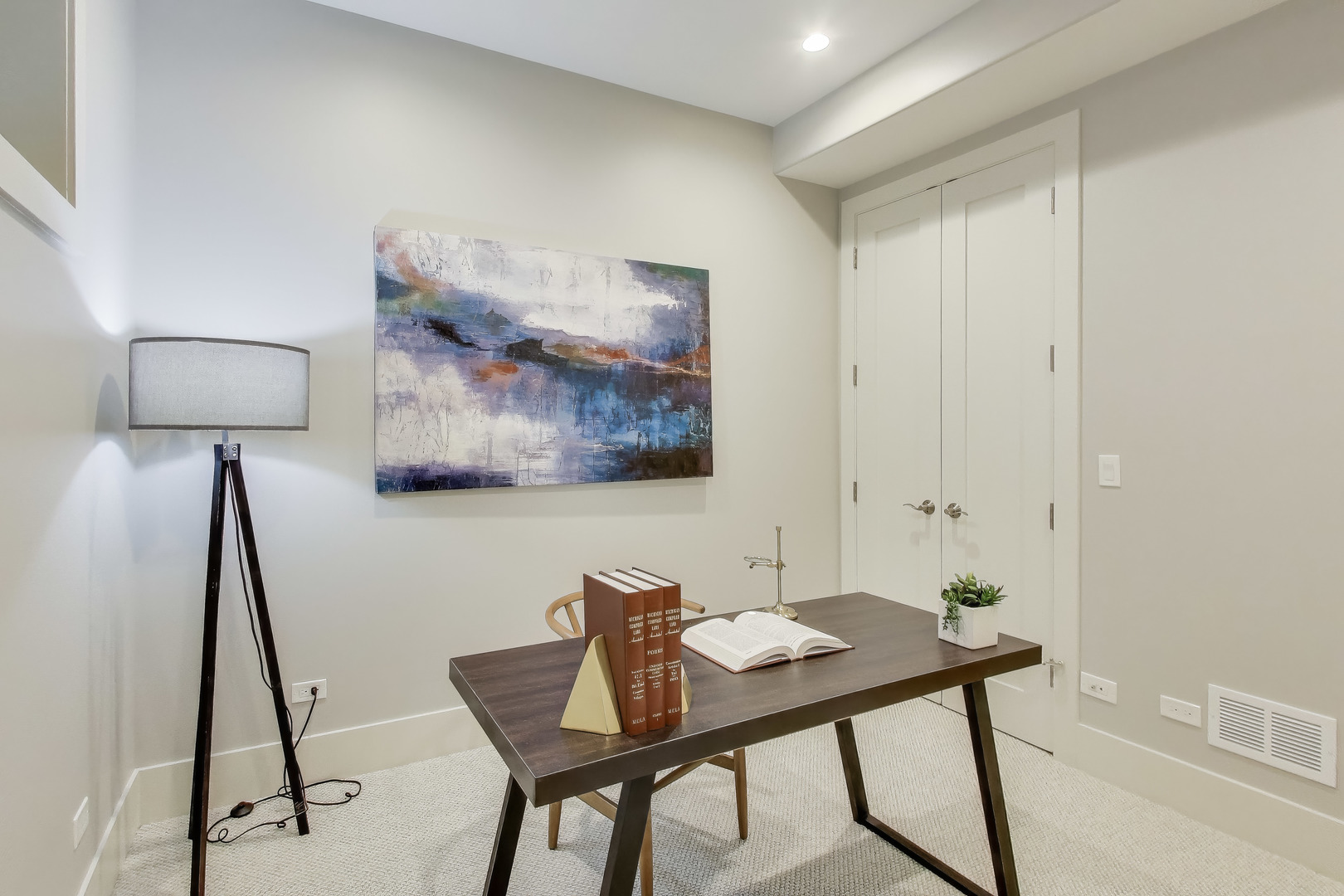 4135 N Kenmore Avenue Unit: 1S