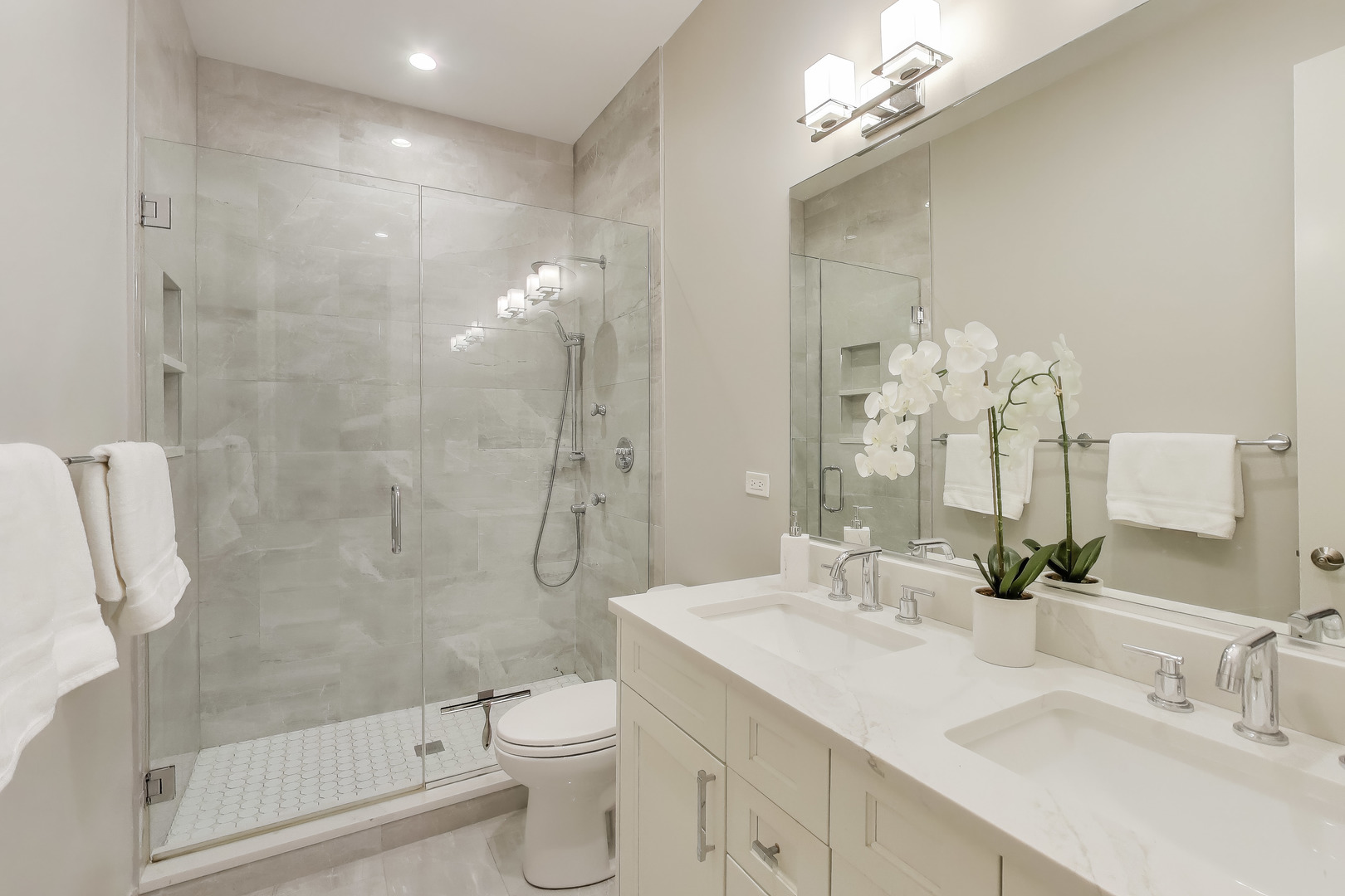 4135 N Kenmore Avenue Unit: 1S