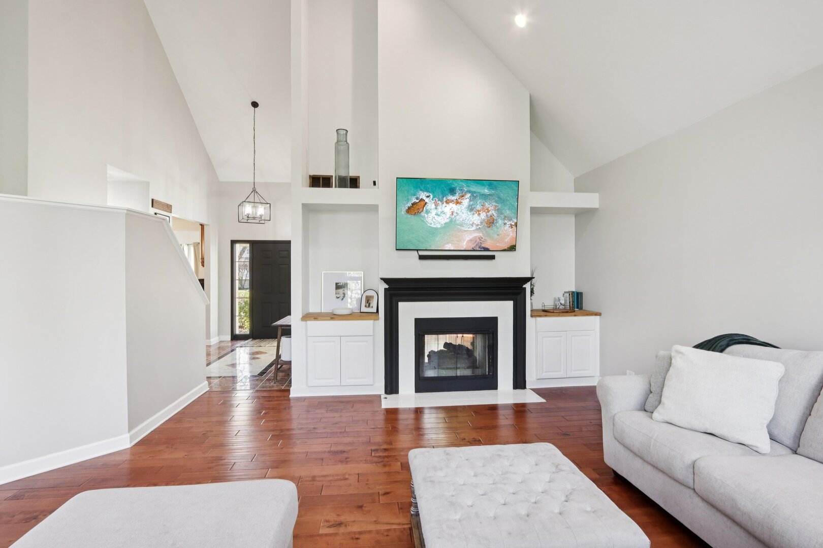 563 Capital Lane