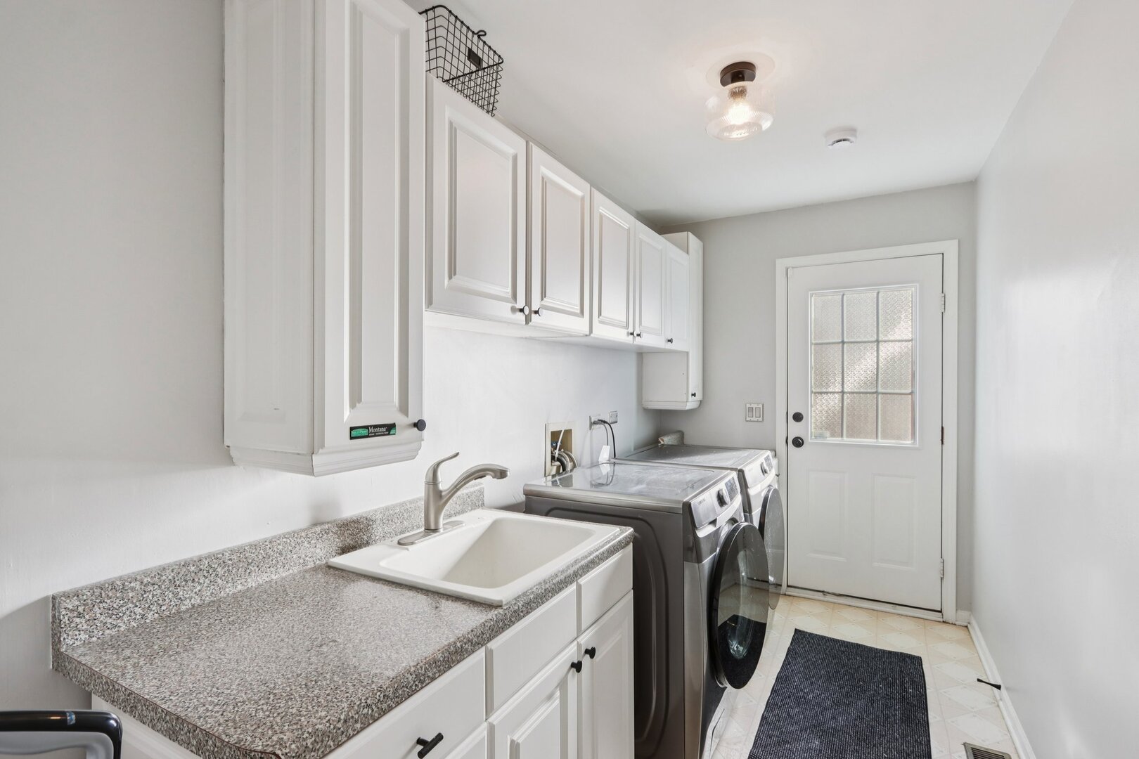 563 Capital Lane