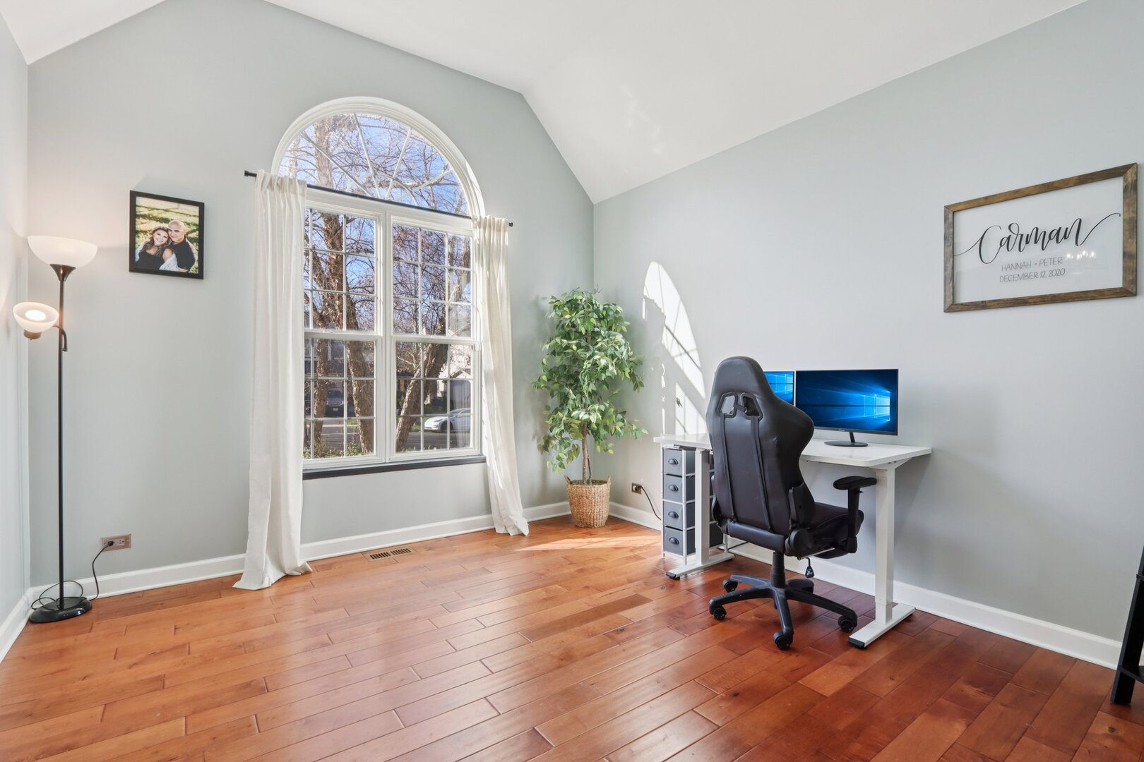563 Capital Lane