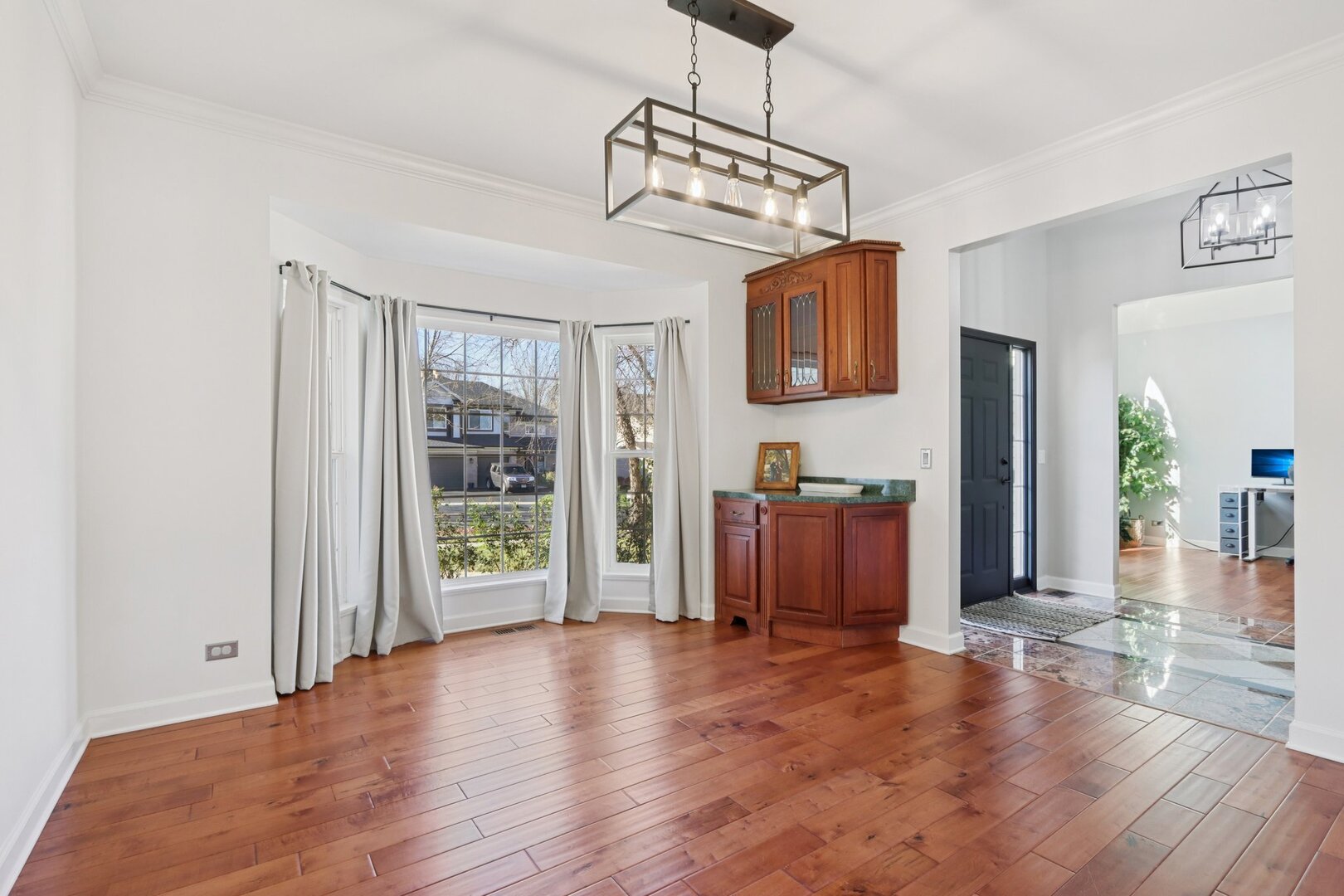 563 Capital Lane