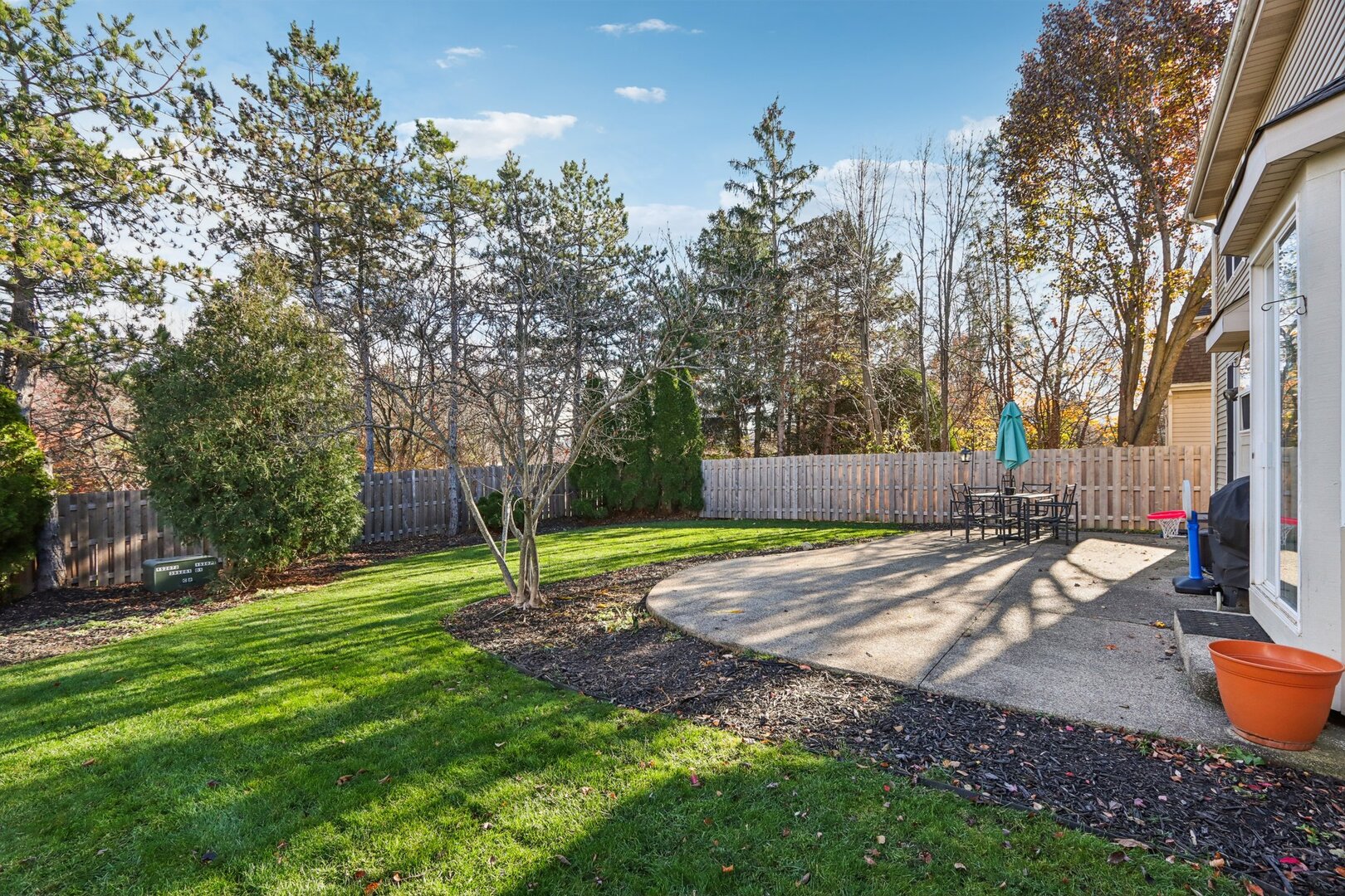 563 Capital Lane