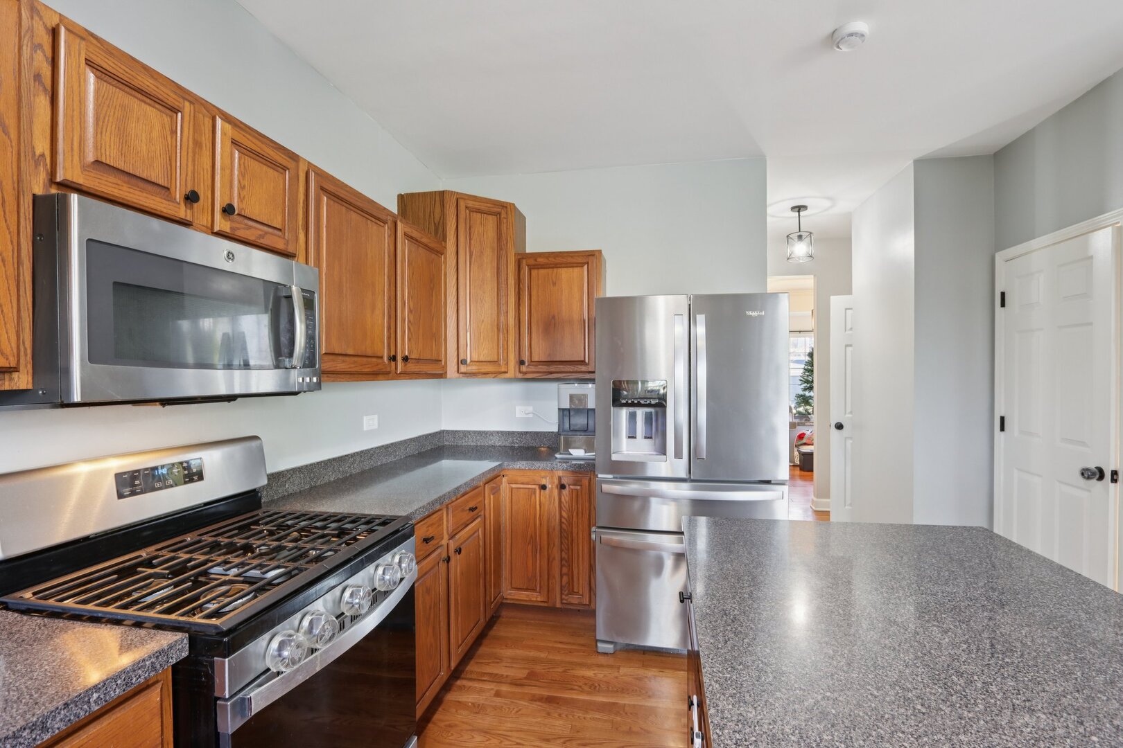 563 Capital Lane