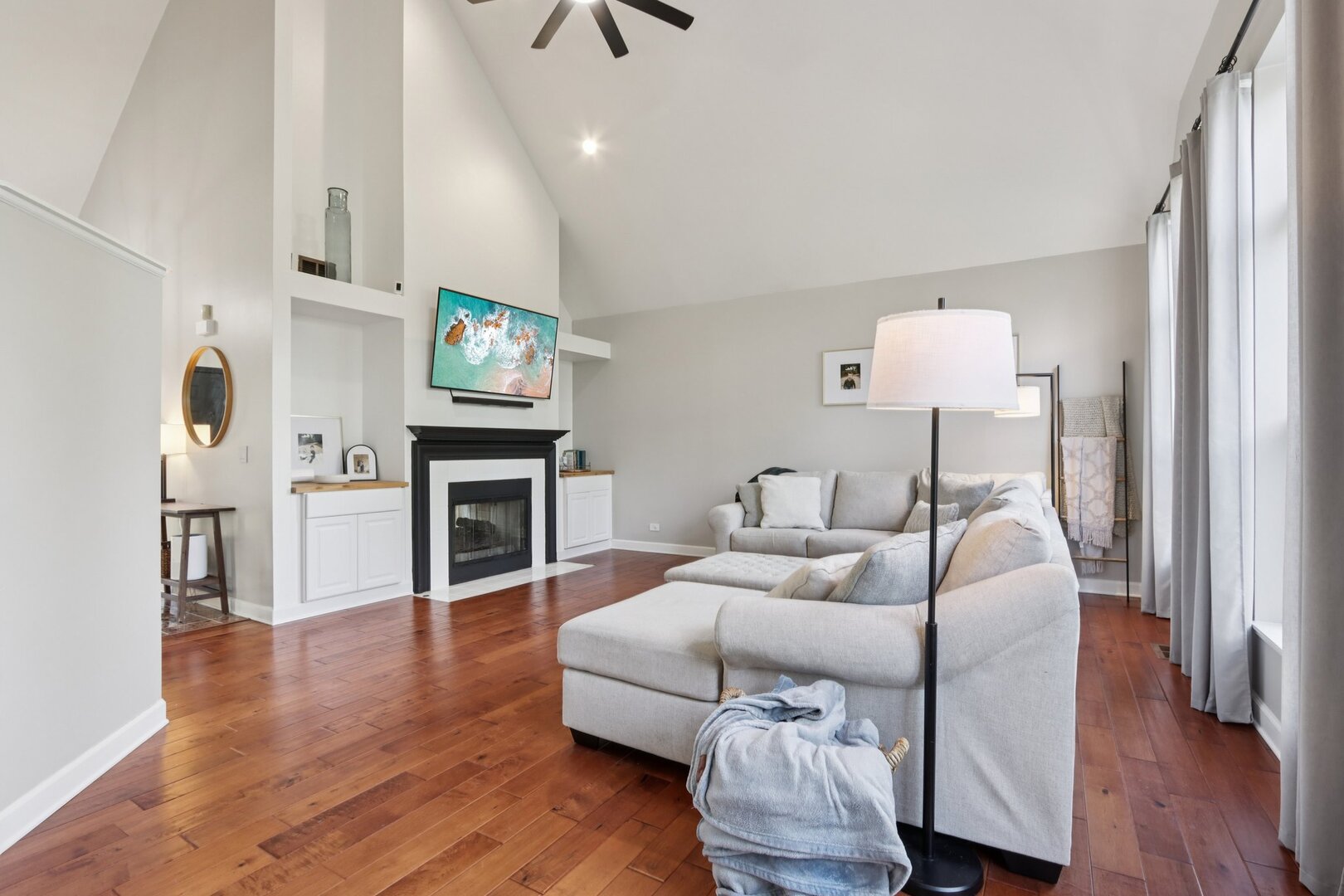 563 Capital Lane