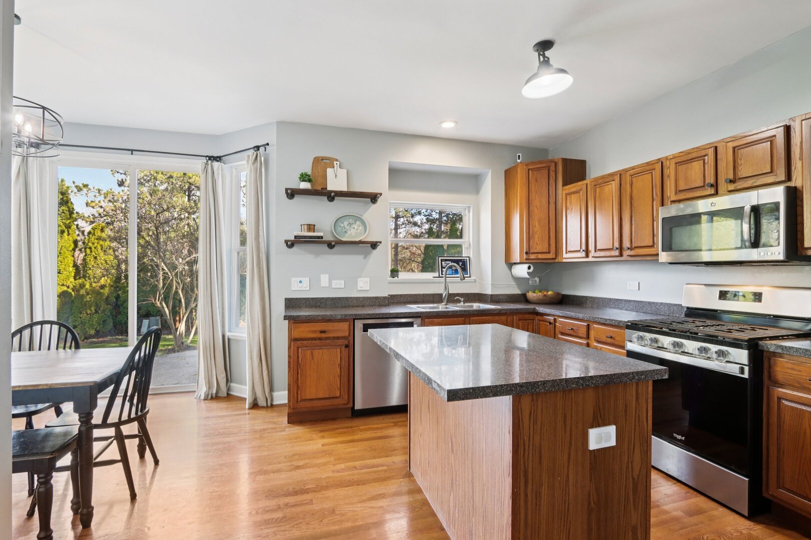 563 Capital Lane