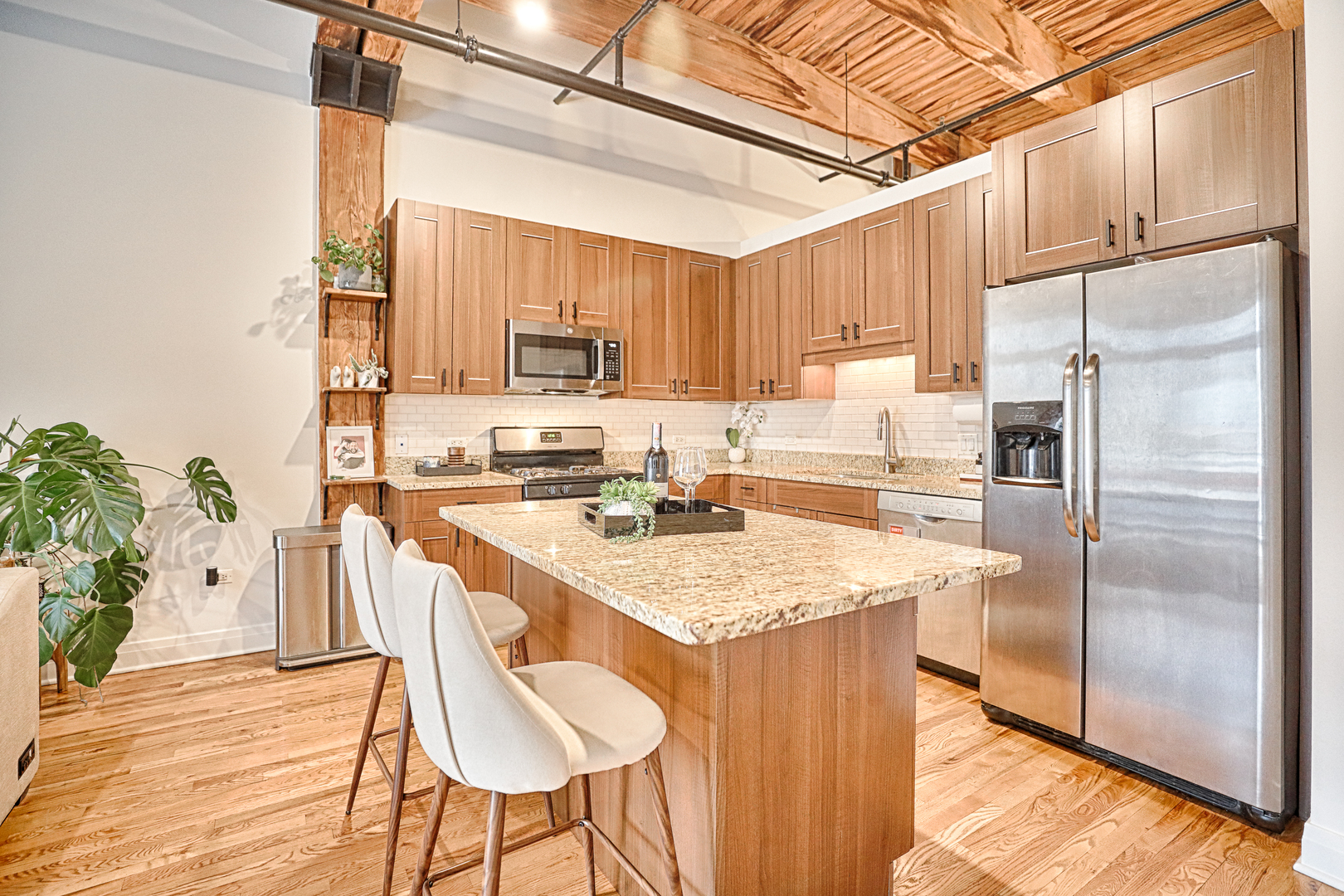 770 W Gladys Avenue Unit: 302